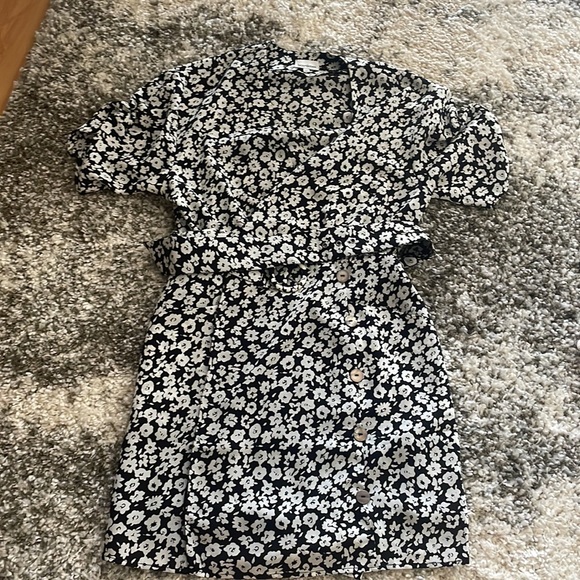 Heartloom Size Med Dress black/white floral - Picture 2 of 5